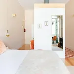 Get A Golden And Flower Flat