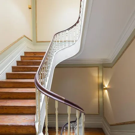 Апартаменты Get A Golden And Flower Flat *