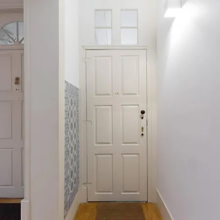 Get A Golden And Flower Flat