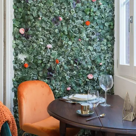 Apartment Get A Golden And Flower Flat Porto