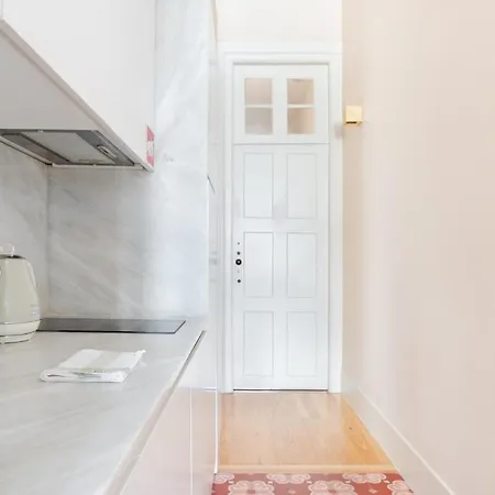 Get A Golden And Flower Flat