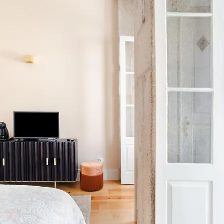 Get A Golden And Flower Flat Oporto