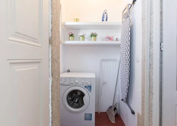 Get A Golden And Flower Flat