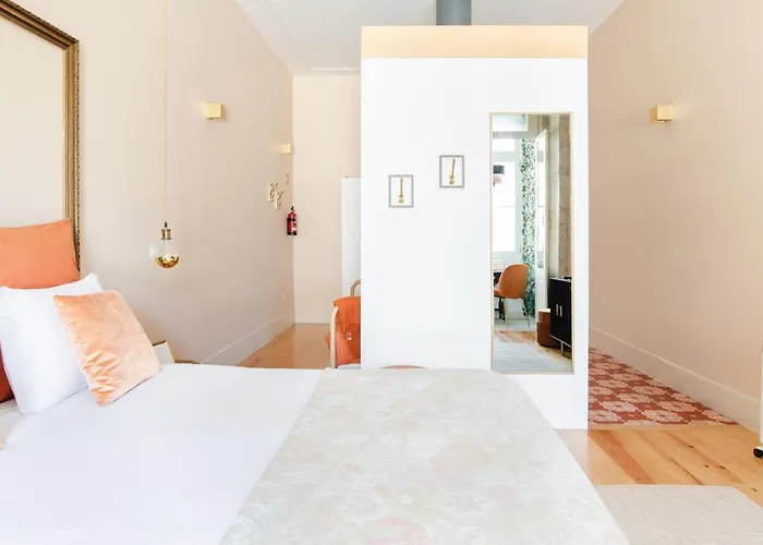 Get A Golden And Flower Flat