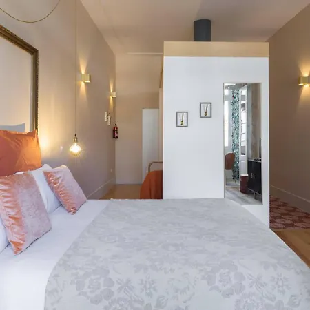 Get A Golden And Flower Flat Porto