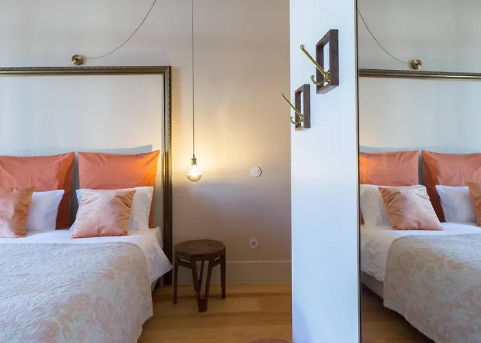 Get A Golden And Flower Flat