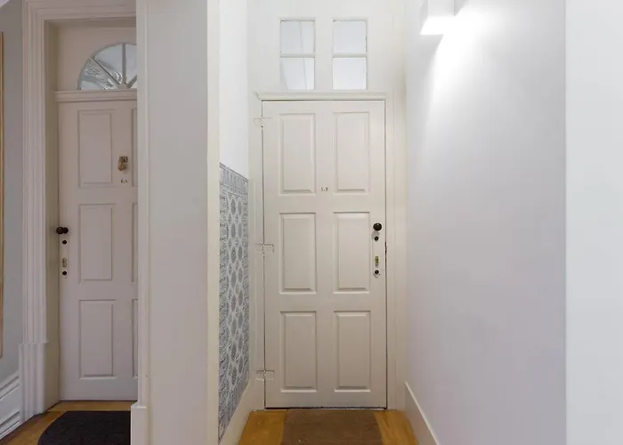 Get A Golden And Flower Flat