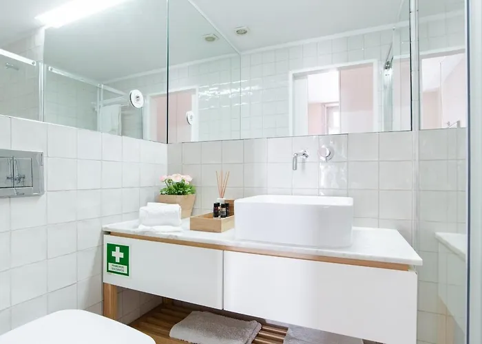 Get A Golden And Flower Flat Appartement