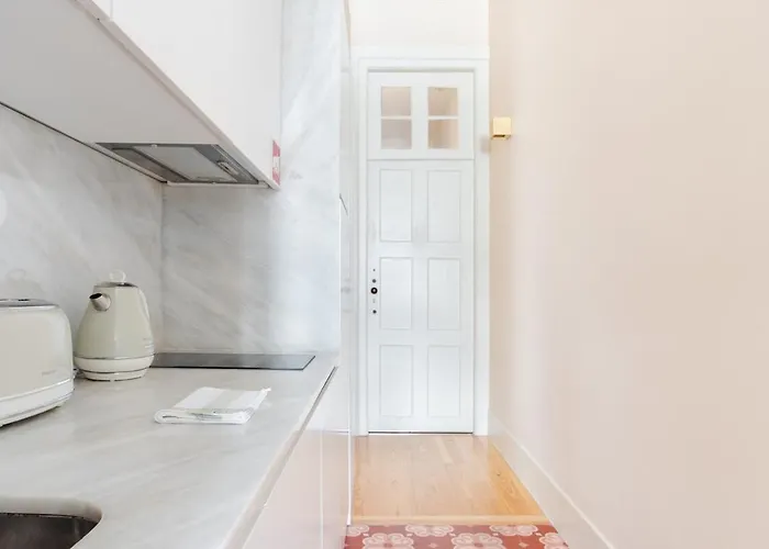 Get A Golden And Flower Flat