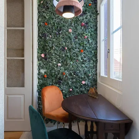 Get A Golden And Flower Flat ポルト